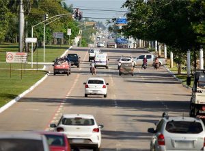 carros-ocupam-todo-o-viario-na-capital-do-tocantins1